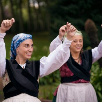 traditional jewish dances